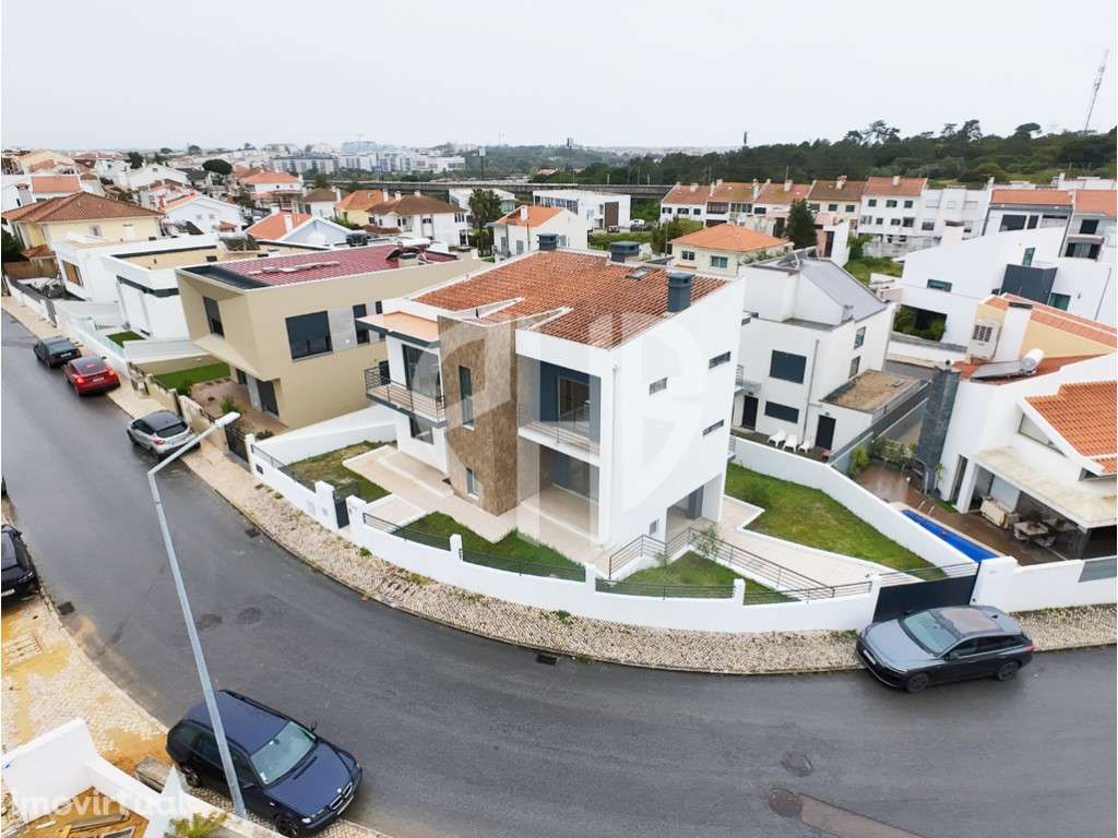 Exclusiva Moradia T5 de Arquitetura Contemporânea em Almada - Feijó - Grande imagem: 2/60