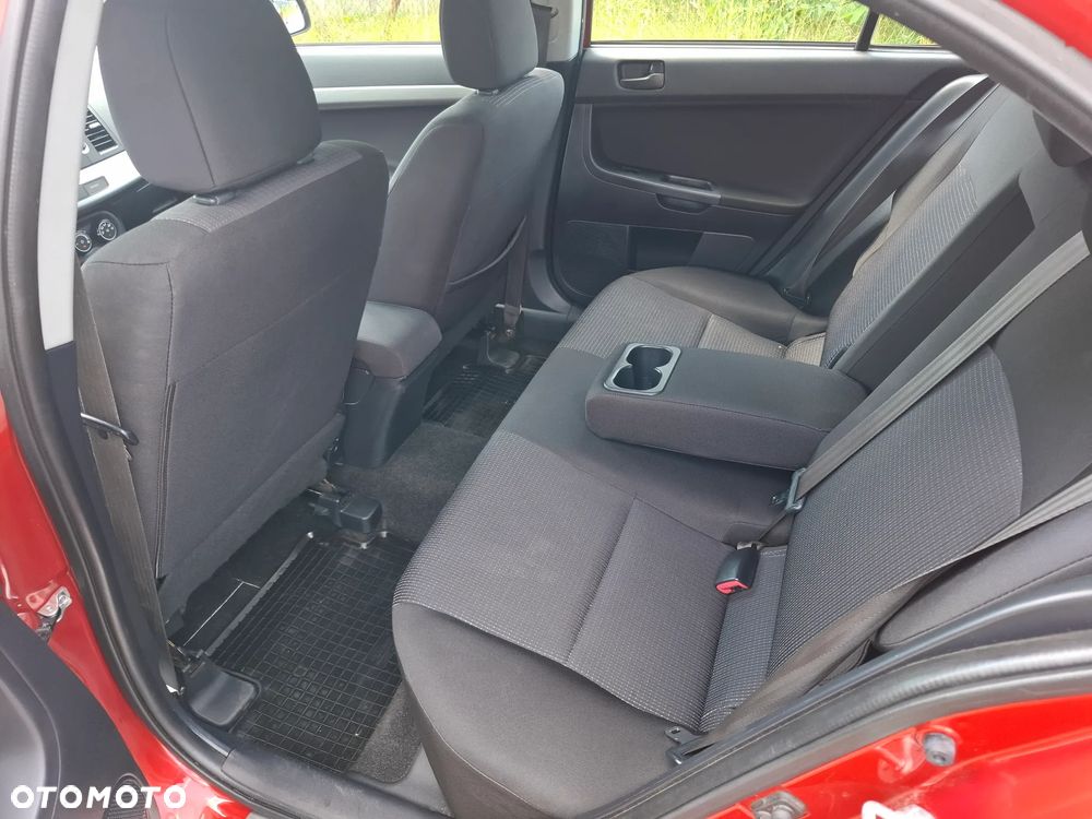 Mitsubishi Lancer 1.8 Intense - 30