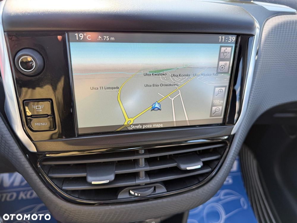 Peugeot 2008 120 VTI Automatik Allure - 24