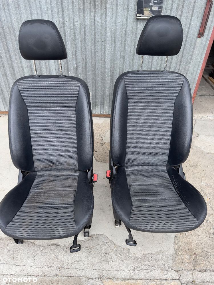 MERCEDES B 245 A169 fotel fotele przedni prawy lewy