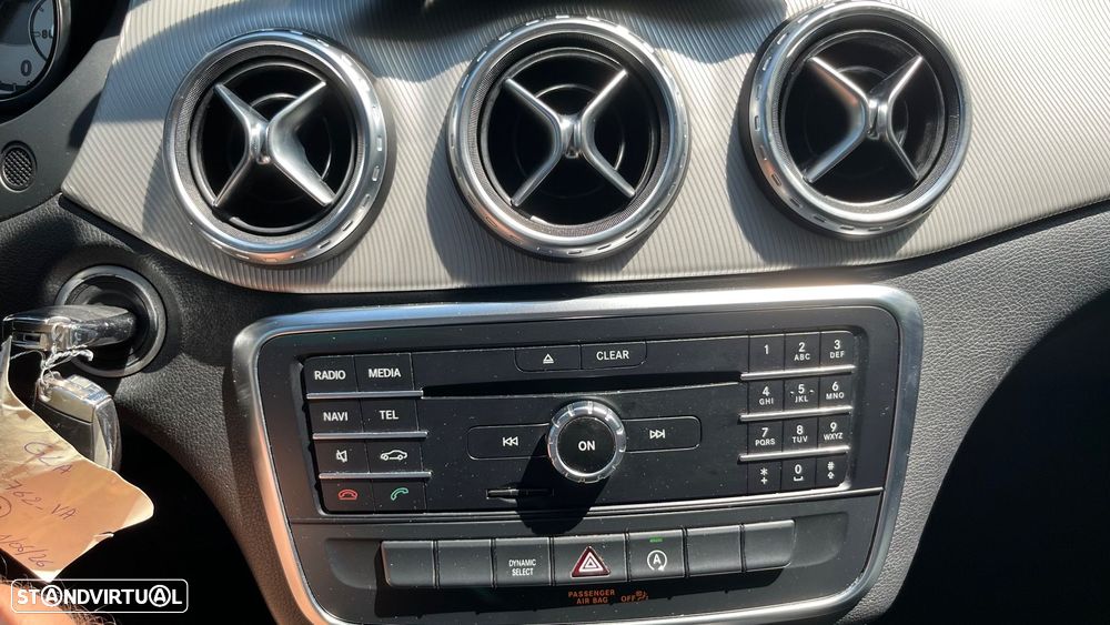 Mercedes-Benz GLA 200 (CDI) d 4Matic 7G-DCT Urban - 15
