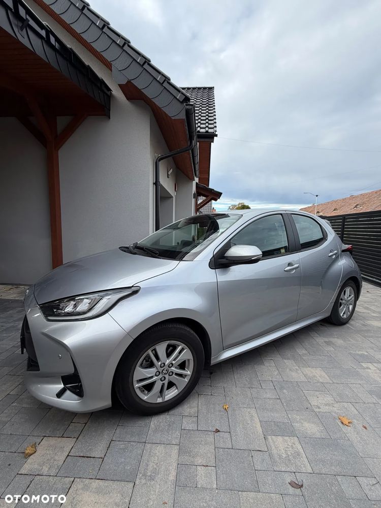 Toyota Yaris 2022 photo 2