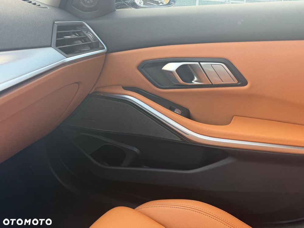 BMW Seria 3 320i GPF Luxury Line Purity sport - 21