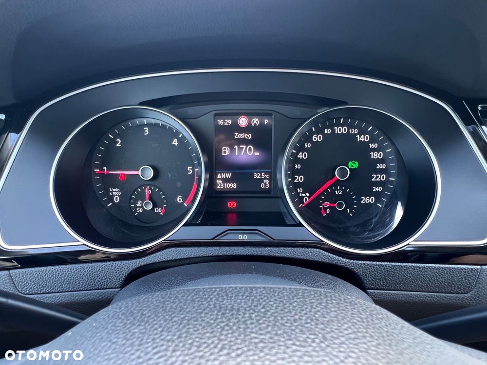 Volkswagen Passat - 21
