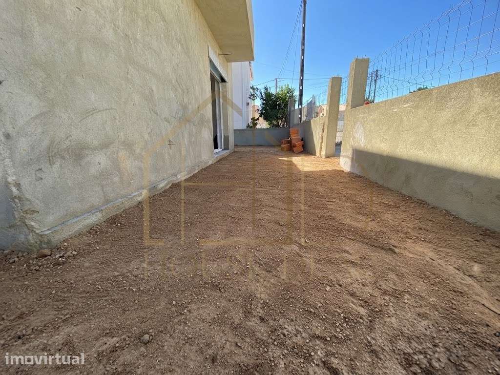 Moradia moderna térrea com Piscina T3+1. Pinhal do General. Fernão ... - Grande imagem: 3/22