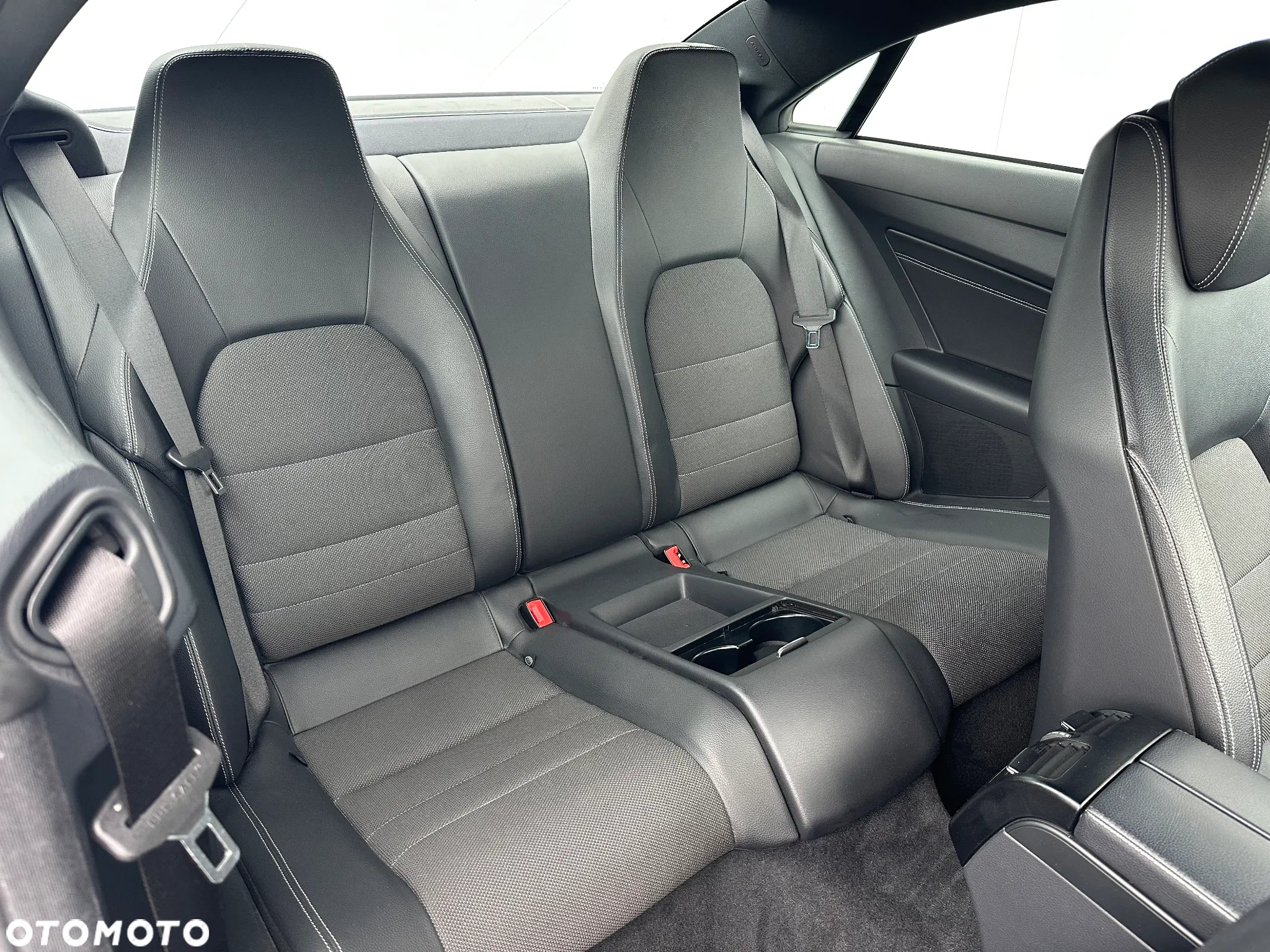 Mercedes-Benz Klasa E 200 Coupe 9G-TRONIC Avantgarde - 23