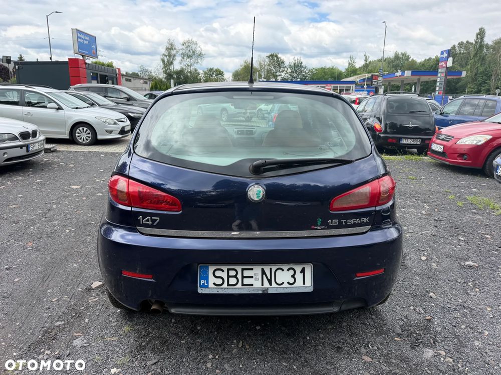 Alfa Romeo 147 1.6 Twin Spark 16V - 4