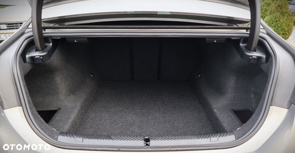 BMW Seria 5 520d - 23