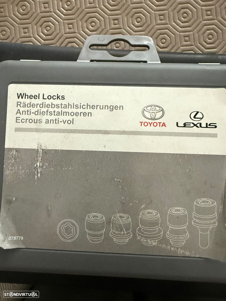 Toyota Auris 1.8 HSD Comfort+P.Sport - 19