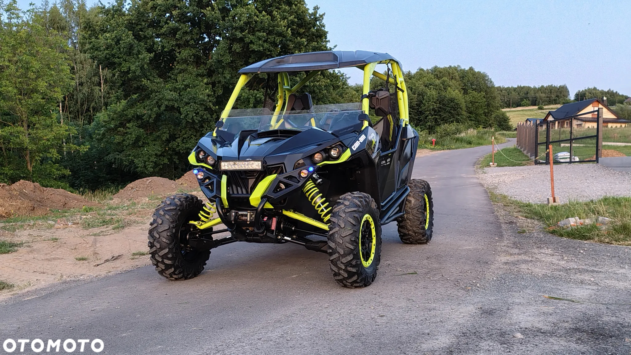 Can-Am Maverick - 10