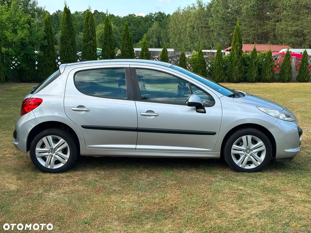 Peugeot 207 - 6