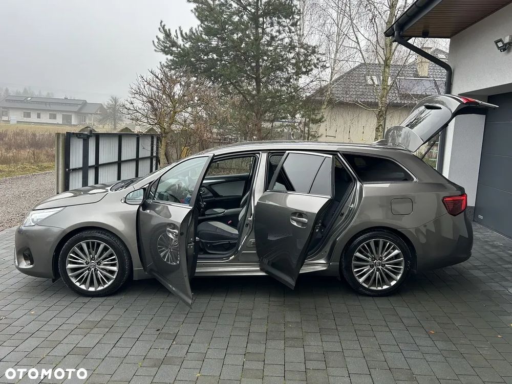 Toyota Avensis Touring Sports 1.8 Edition S+ - 13