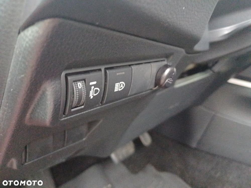 Toyota Corolla Cross - 24