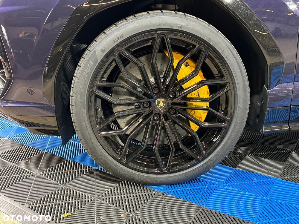 Lamborghini Urus - 20