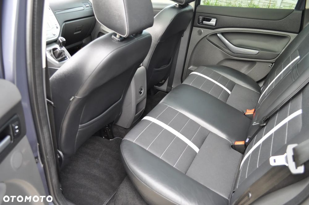 Ford Kuga 2.0 TDCi 4x4 Individual - 11