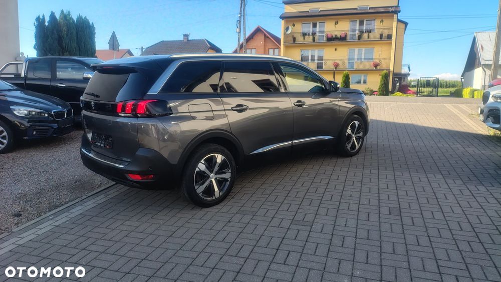 Peugeot 5008 - 5