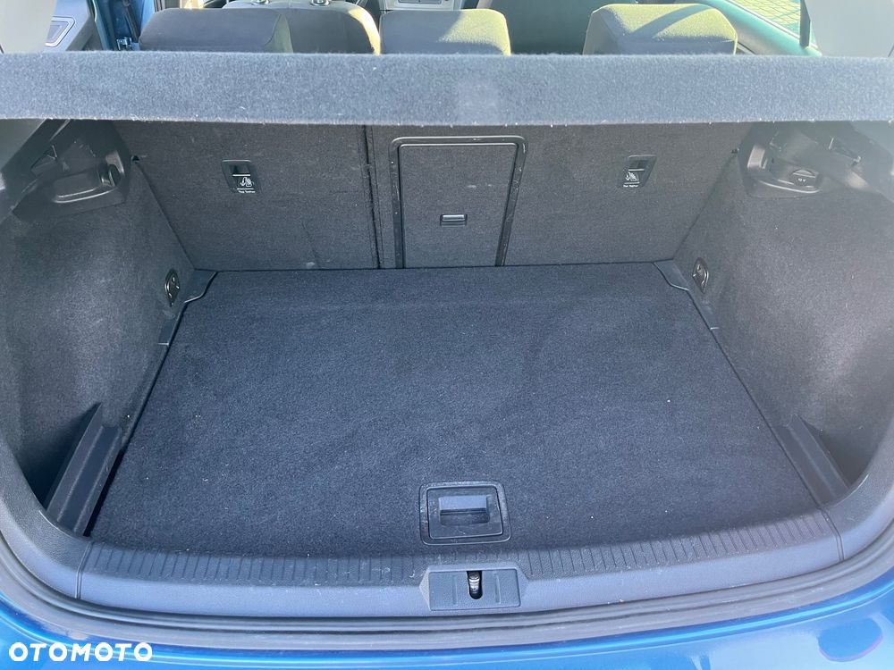 Volkswagen Golf - 11