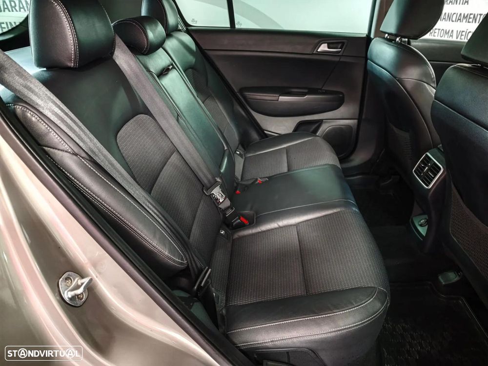 Kia Sportage 1.6 CRDi ISG SX - 22