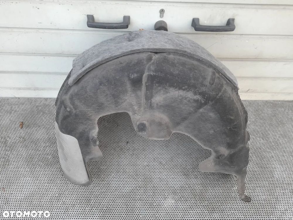 Mercedes W213 E Nadkole Lewe Tył