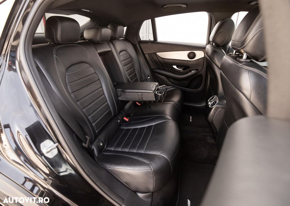 Mercedes-Benz GLC Coupe 250 4Matic 9G-TRONIC AMG Line - 12