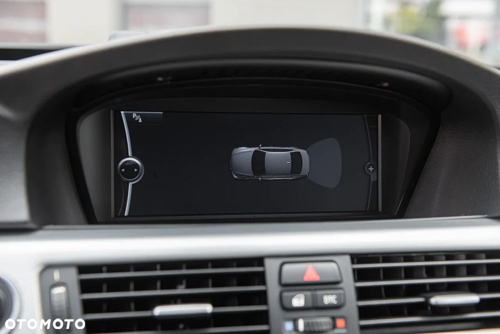 BMW Seria 3 320d xDrive DPF Touring - 24