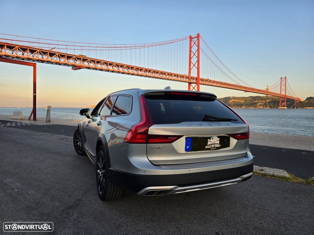 Volvo V90 Cross Country 2.0 D4 Plus AWD Geartronic - 5