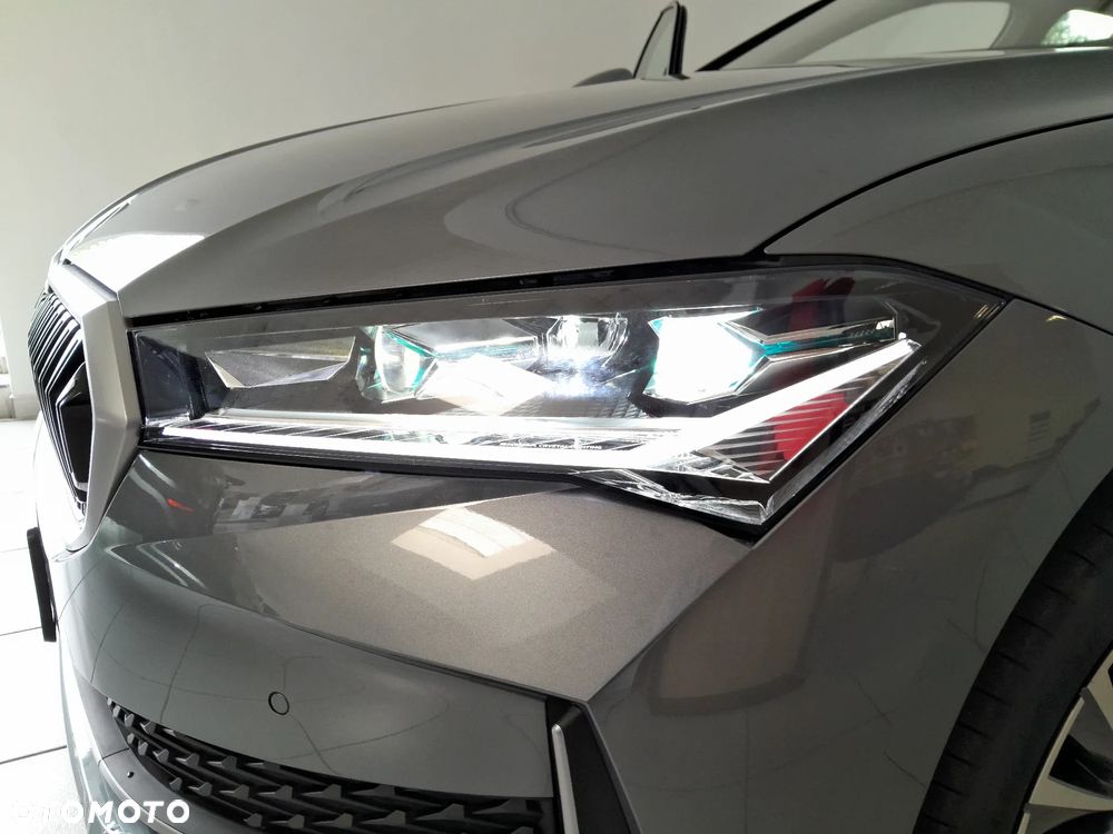 Skoda Superb 2.0 TDI SCR 4x4 L&K DSG - 8