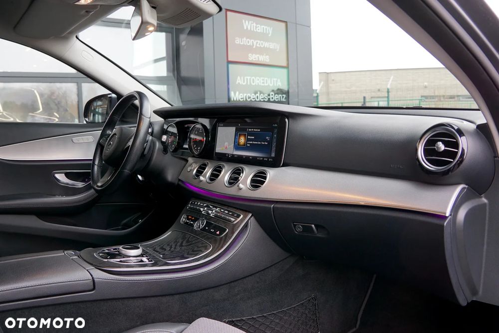 Mercedes-Benz Klasa E 220 d 4-Matic 9G-TRONIC - 20