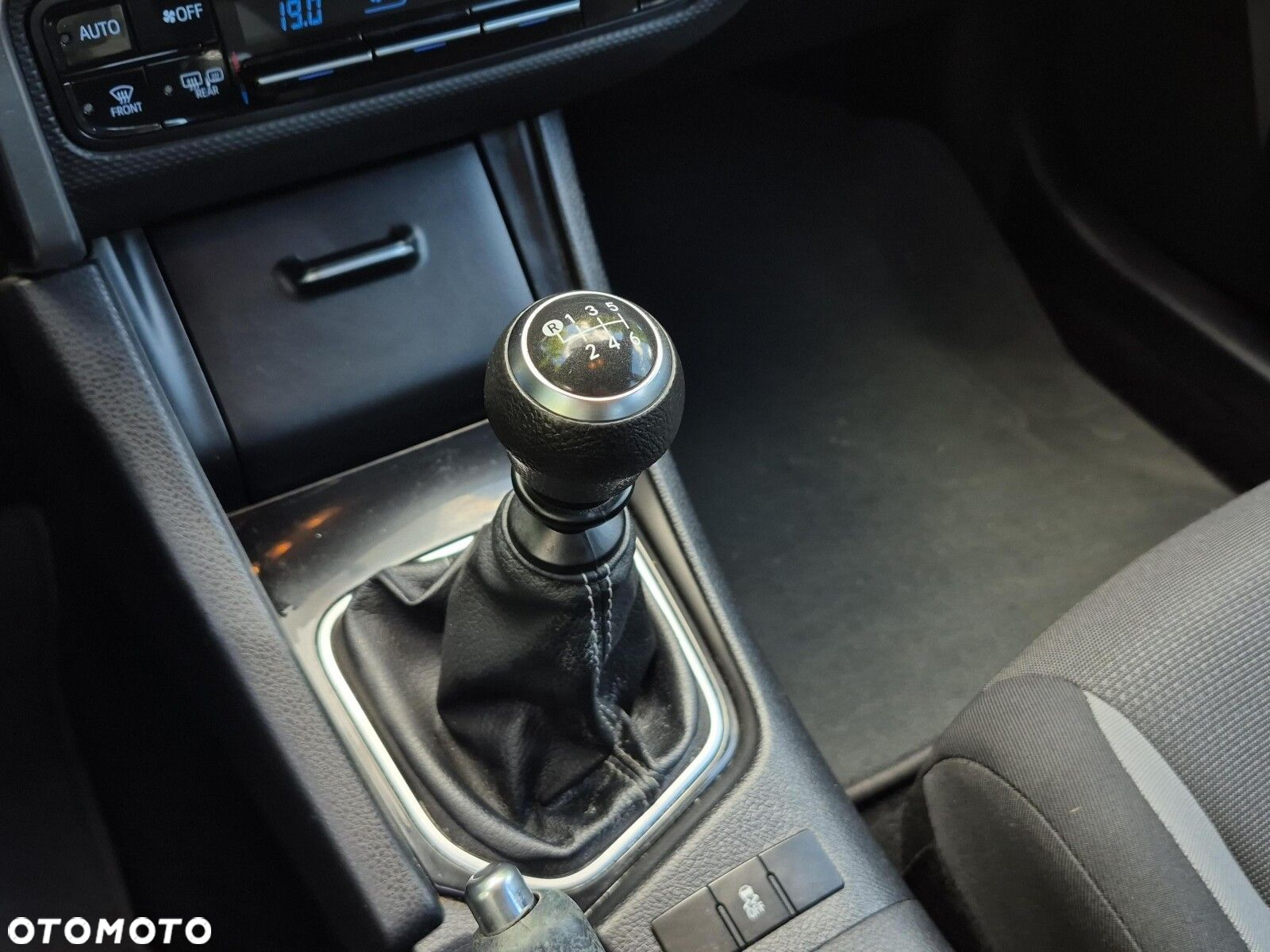 Toyota Auris 1.6 Active - 17