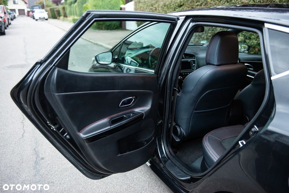 Kia Ceed 1.6 T-GDI GT - 23