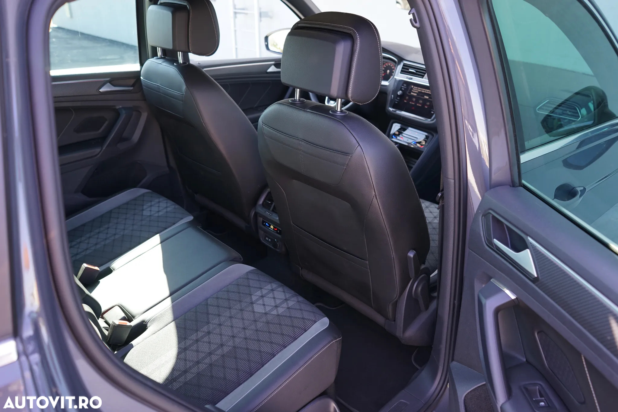 Volkswagen Tiguan - 28