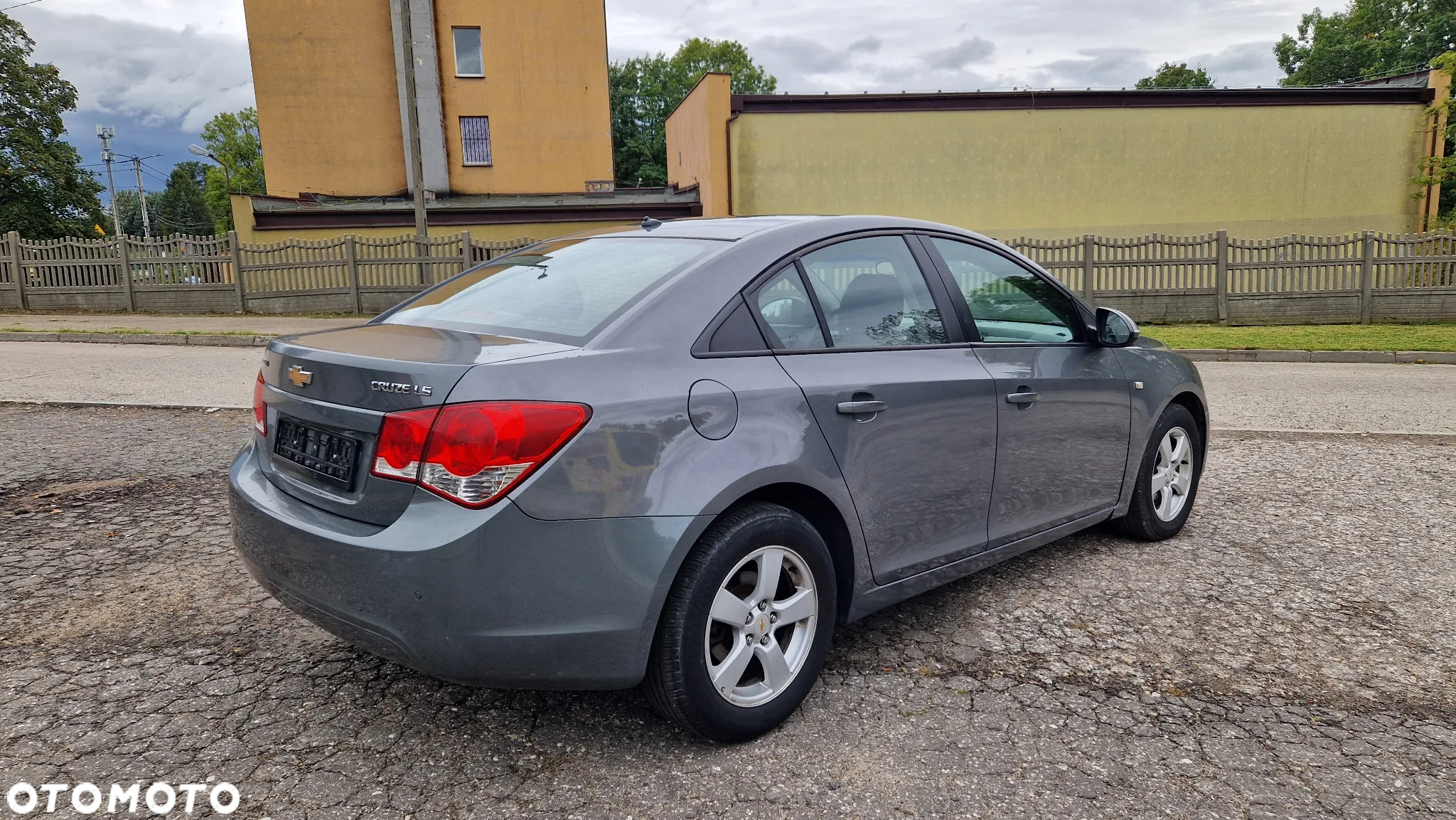 Chevrolet Cruze 1.8 LS - 4