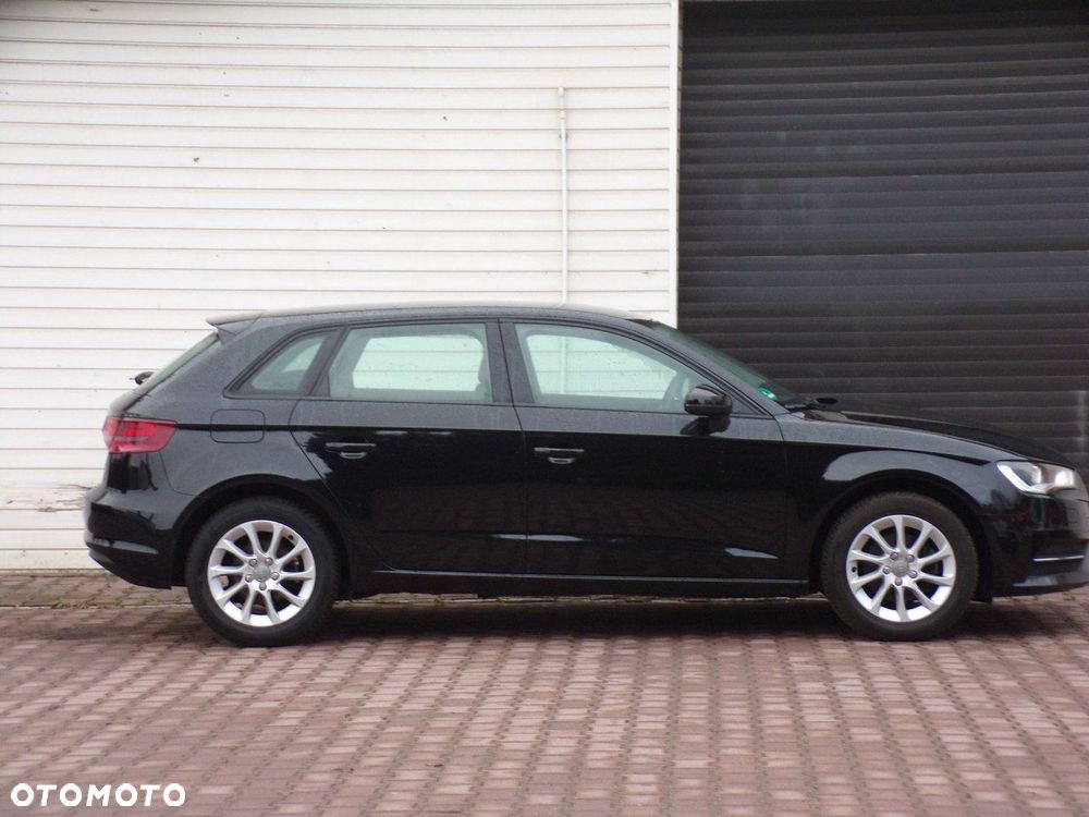 Audi A3 Sportback - 12