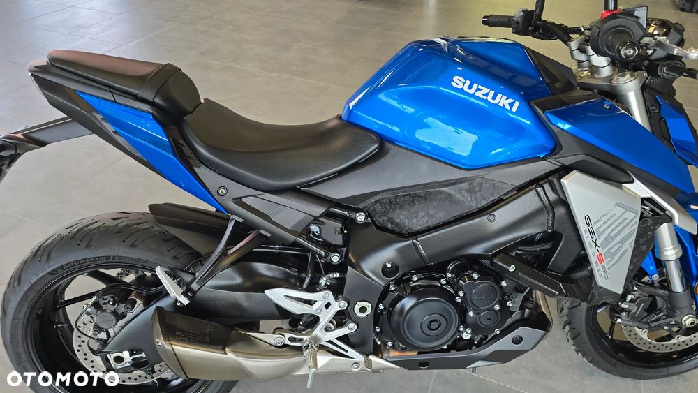 Suzuki GSX - 27
