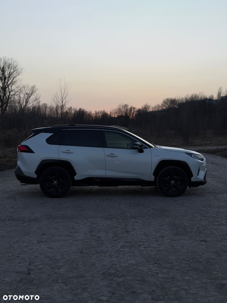 Toyota RAV4 2.5 Hybrid Black Edition by JBL 4x4 - 5