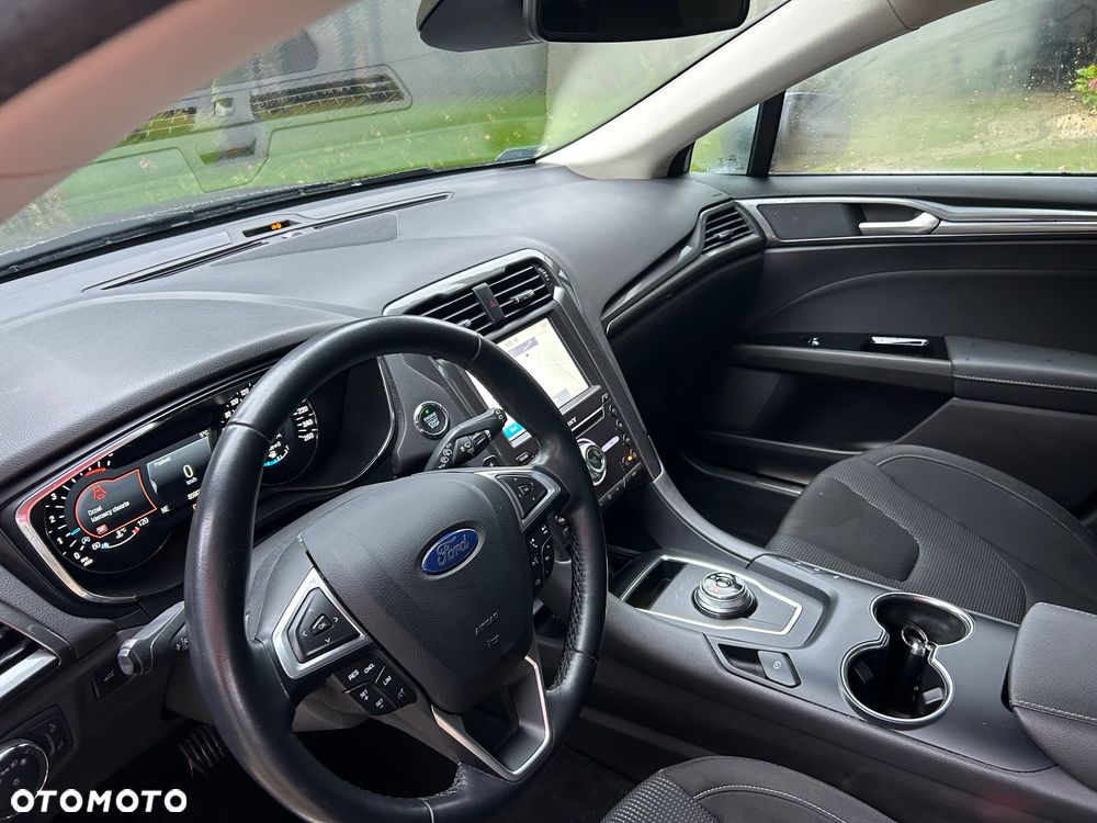 Ford Mondeo 2.0 EcoBlue Titanium - 24