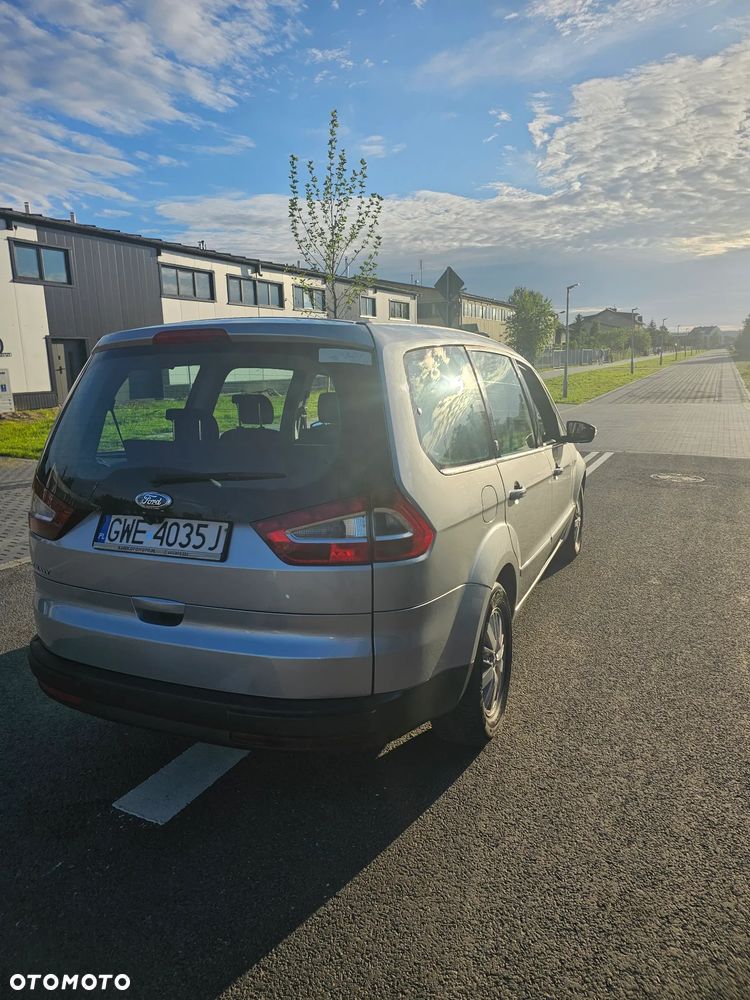 Ford Galaxy 2.0 Ghia - 6