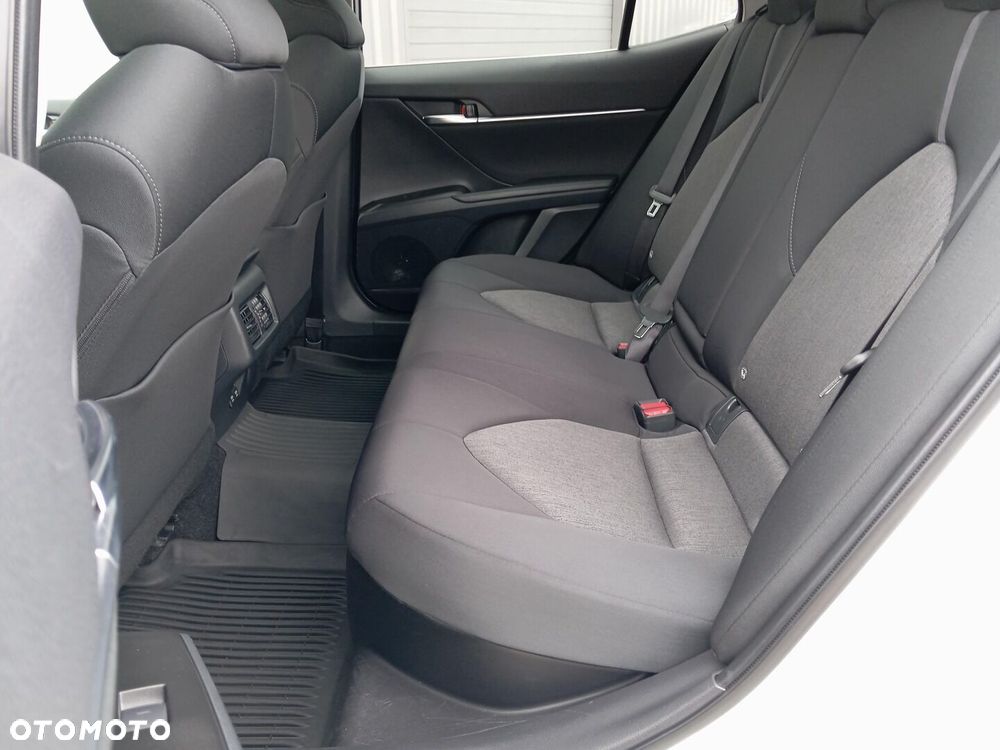 Toyota Camry 2.5 Hybrid Comfort CVT - 9