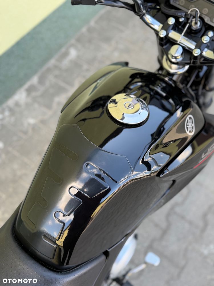 Yamaha YB - 17