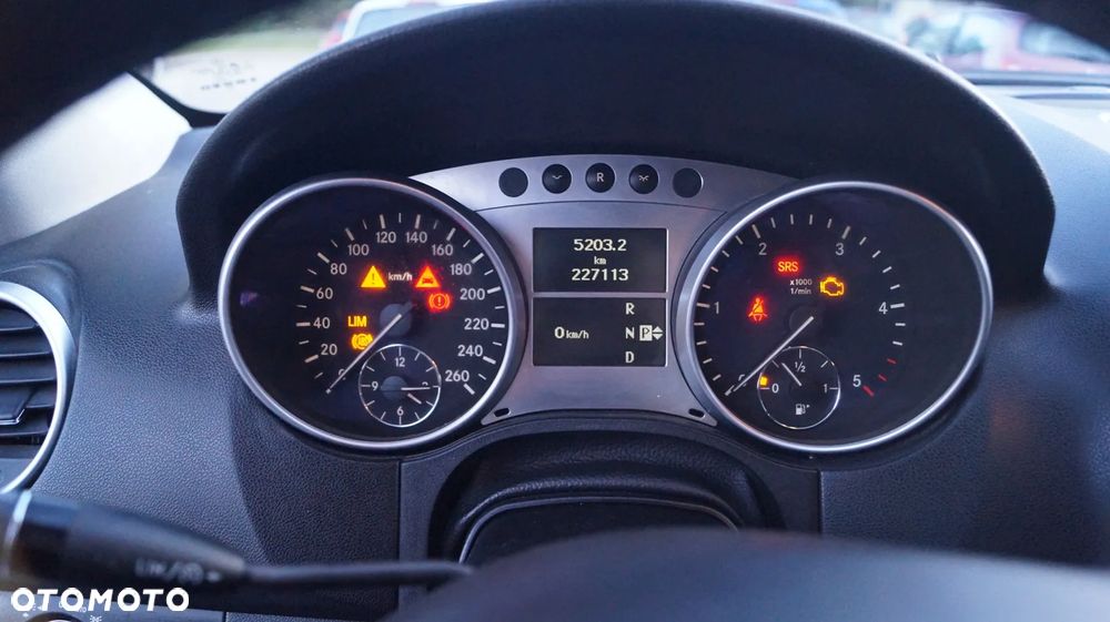 Mercedes-Benz ML 320 CDI 4Matic 7G-TRONIC DPF Edition 10 - 19