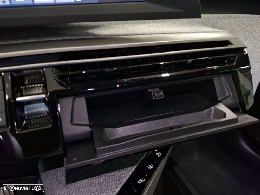 Peugeot 3008 1.2 Hybrid Allure e-DCS6 - 16