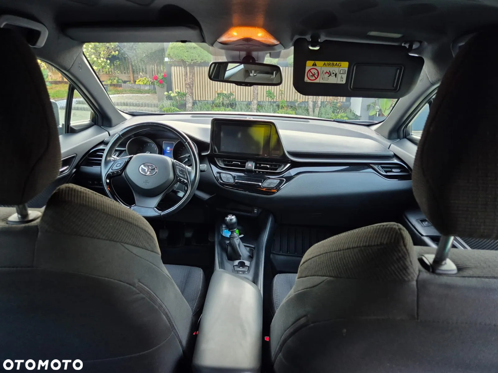 Toyota C-HR 1.2 T Dynamic - 12