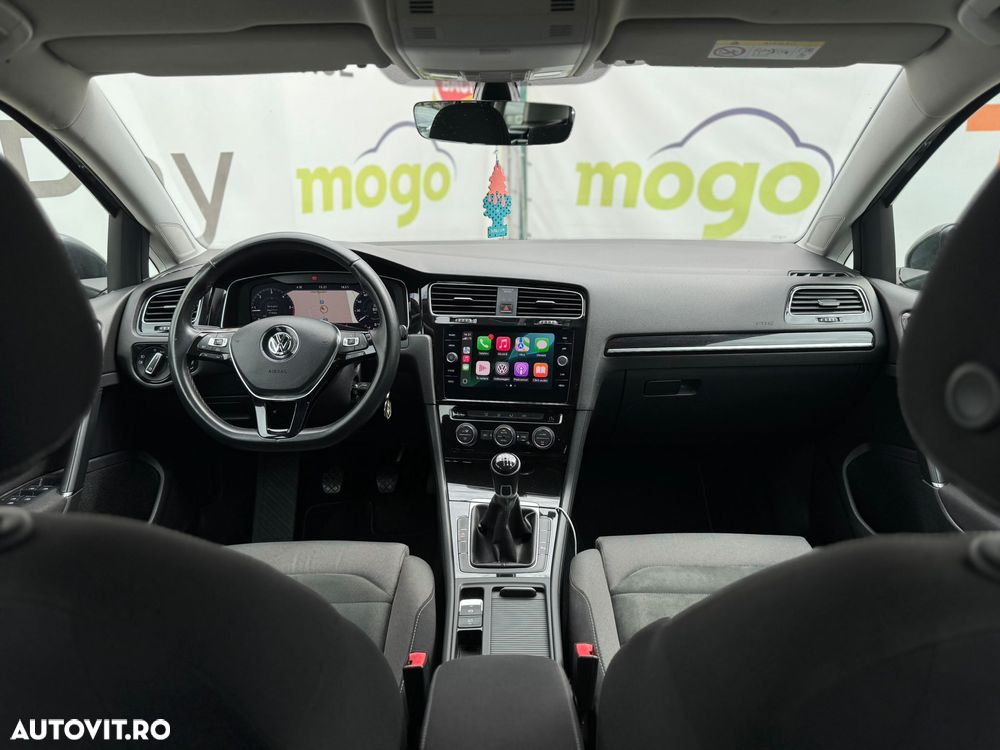 Volkswagen Golf - 6