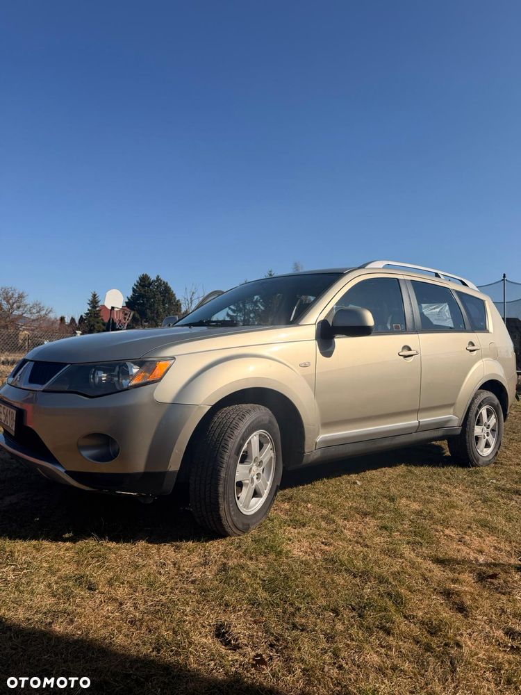 Mitsubishi Outlander 2.0 DID Instyle - 8