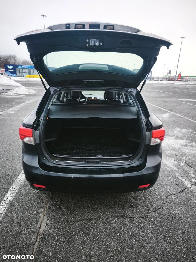 Toyota Avensis 2.0 D-4D Premium - 7