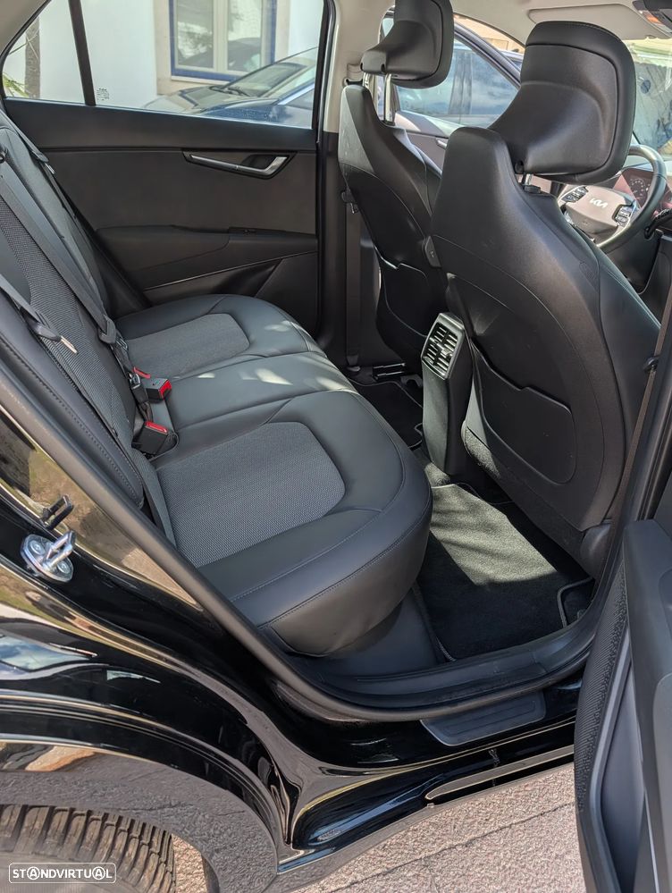 Kia Niro EV 64kWh Drive - 13