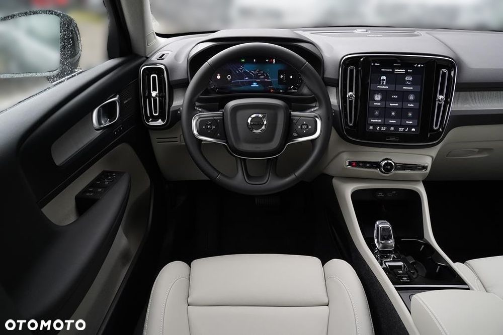 Volvo XC 40 B3 Plus Dark - 11