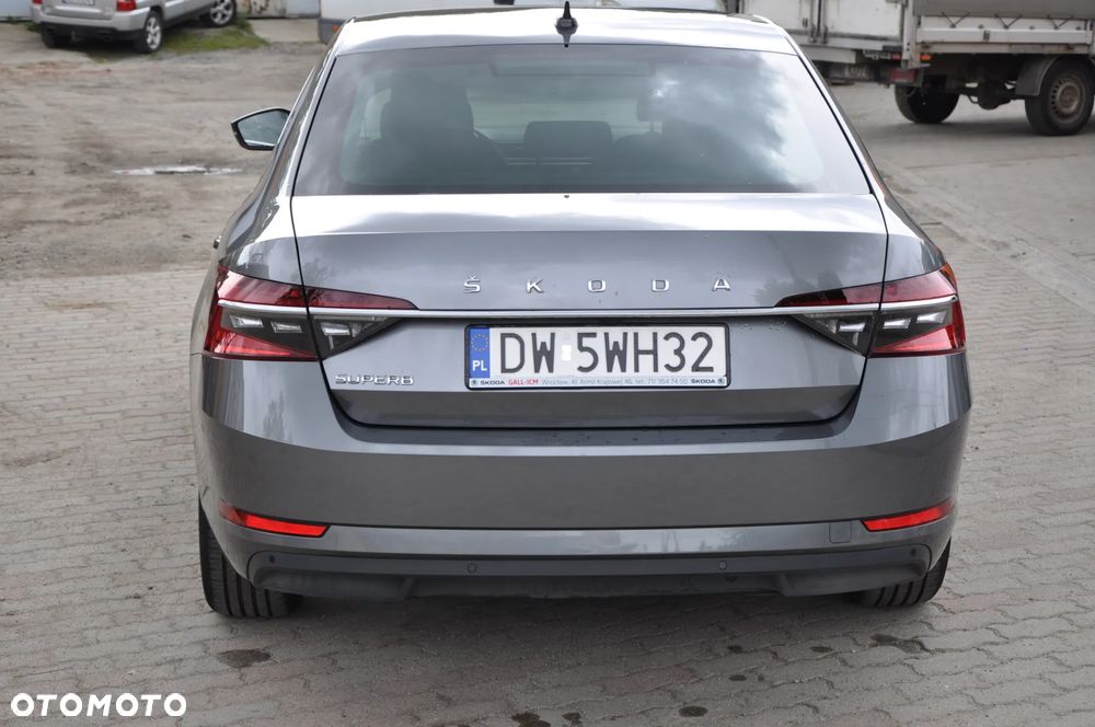 Skoda Superb 2.0 TDI SCR Ambition DSG - 4