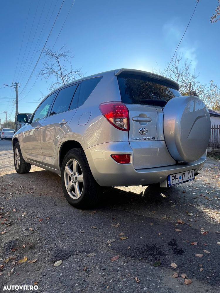 Toyota RAV4 2.2 D-4D Confort - 3