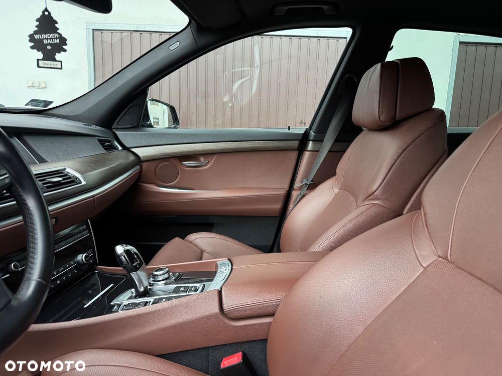 BMW 5GT - 13